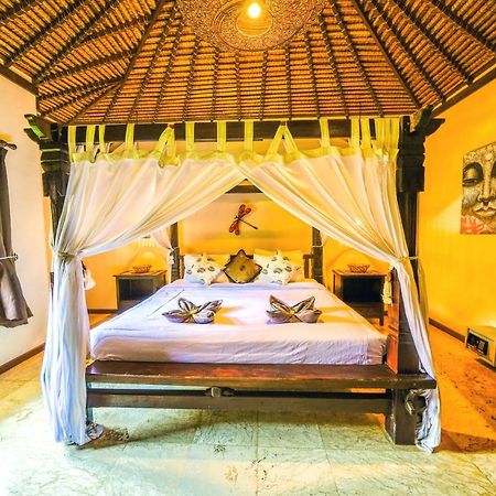 De Cinta Villa - Kuta - 5 Bedrooms - Heart Of Kuta ภายนอก รูปภาพ
