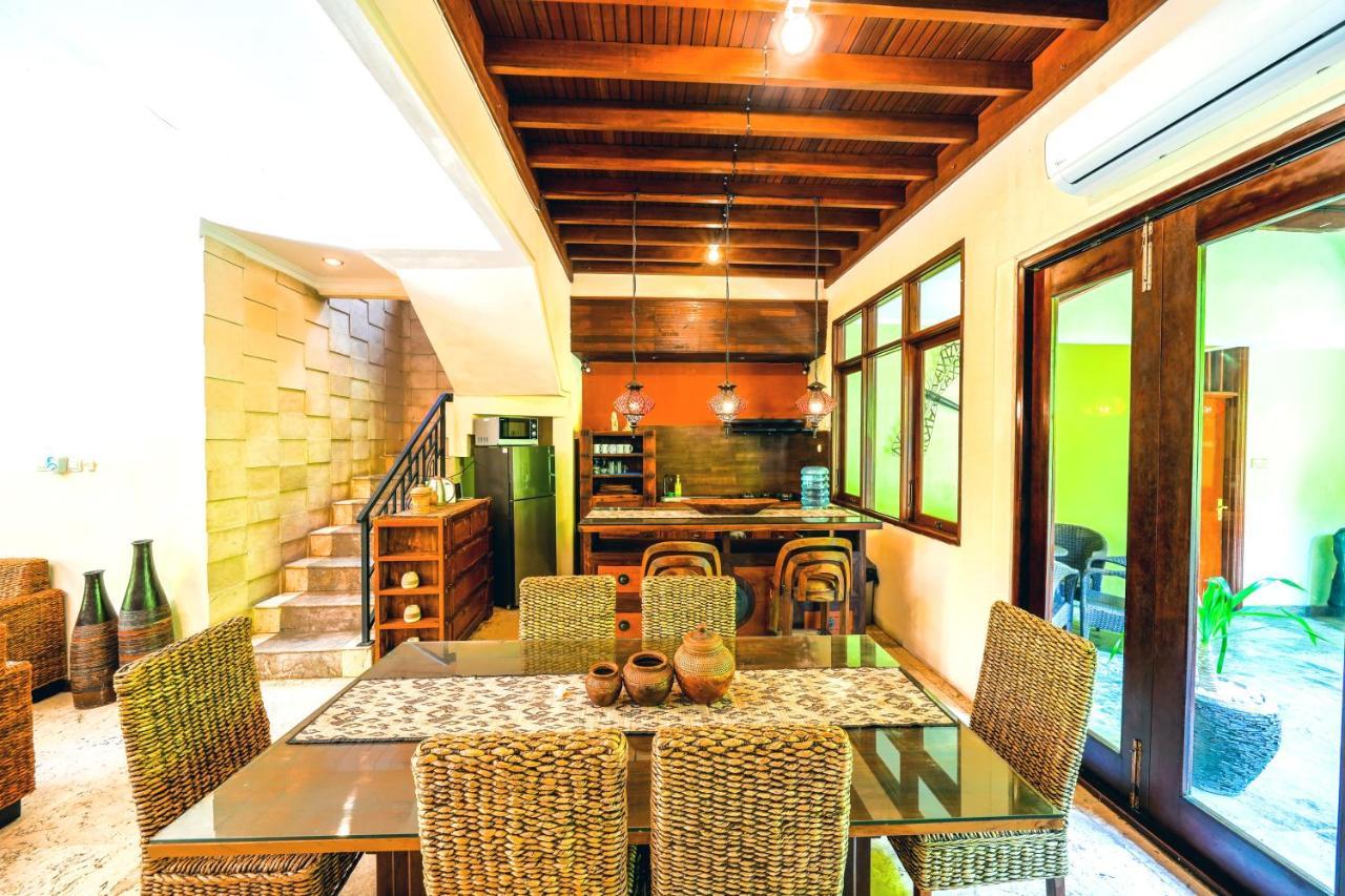 De Cinta Villa - Kuta - 5 Bedrooms - Heart Of Kuta ภายนอก รูปภาพ