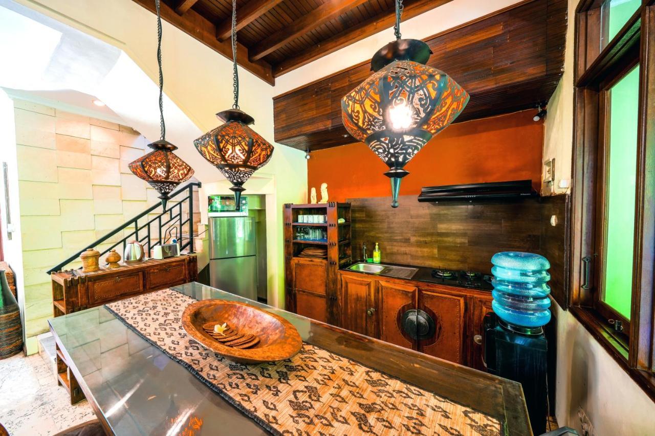De Cinta Villa - Kuta - 5 Bedrooms - Heart Of Kuta ภายนอก รูปภาพ