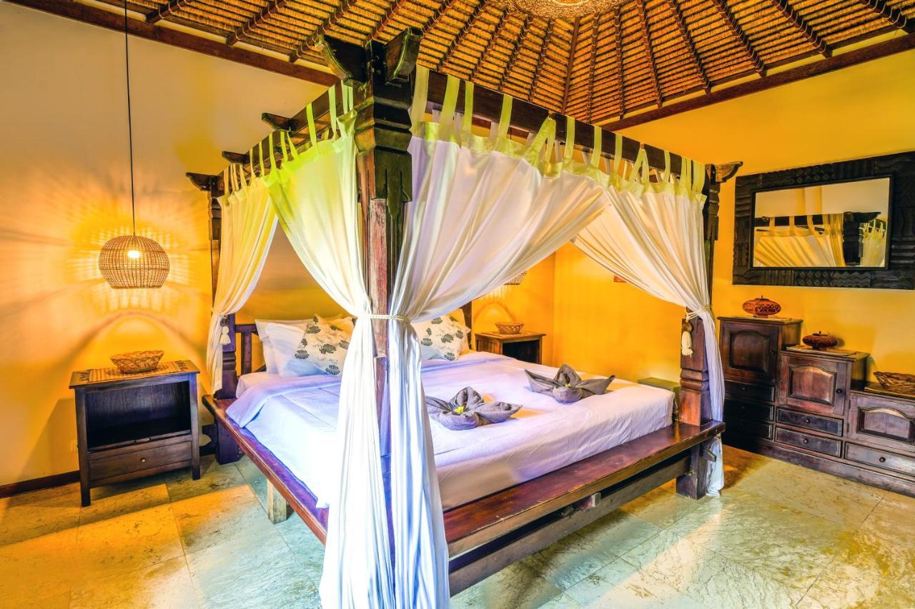 De Cinta Villa - Kuta - 5 Bedrooms - Heart Of Kuta ภายนอก รูปภาพ